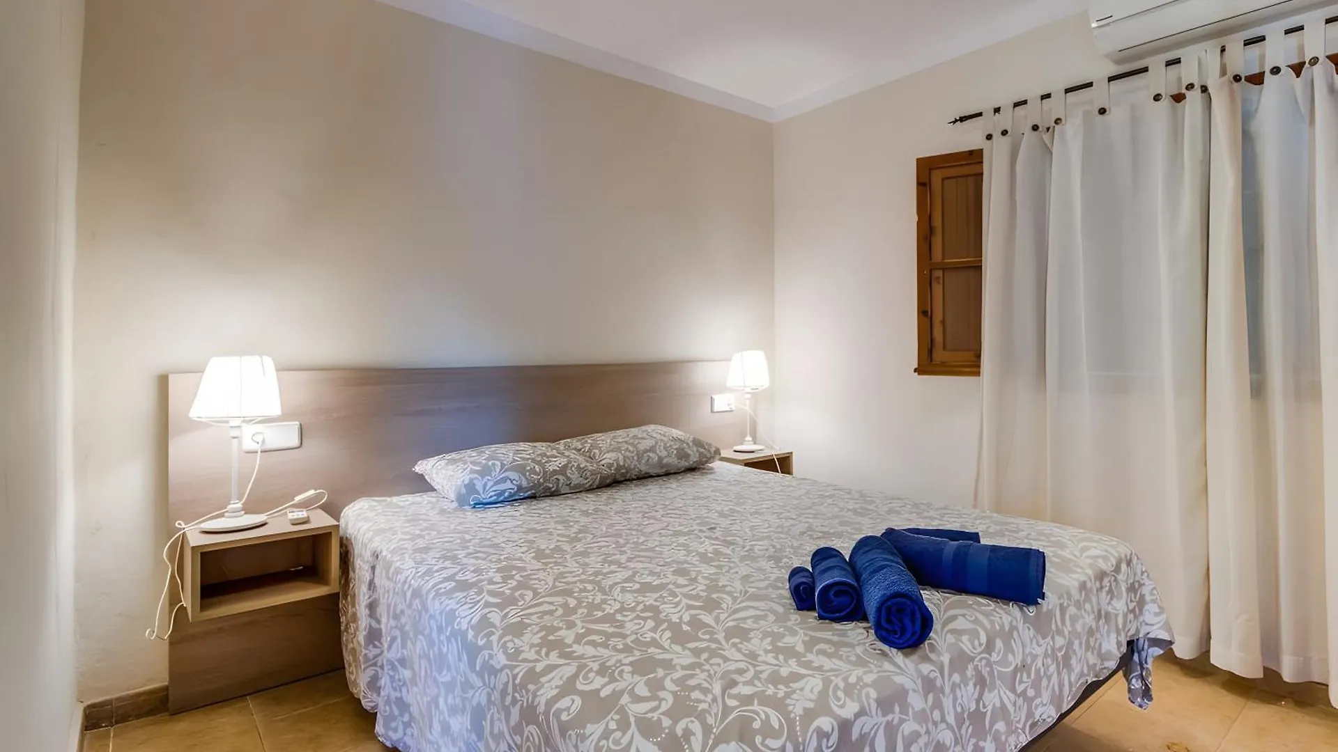 Cala Deia Villa 0*,